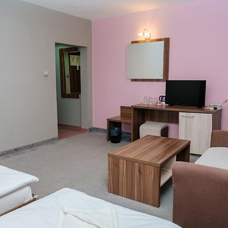 Hotel Tundzha - Renovated! Yambol Bagian luar foto