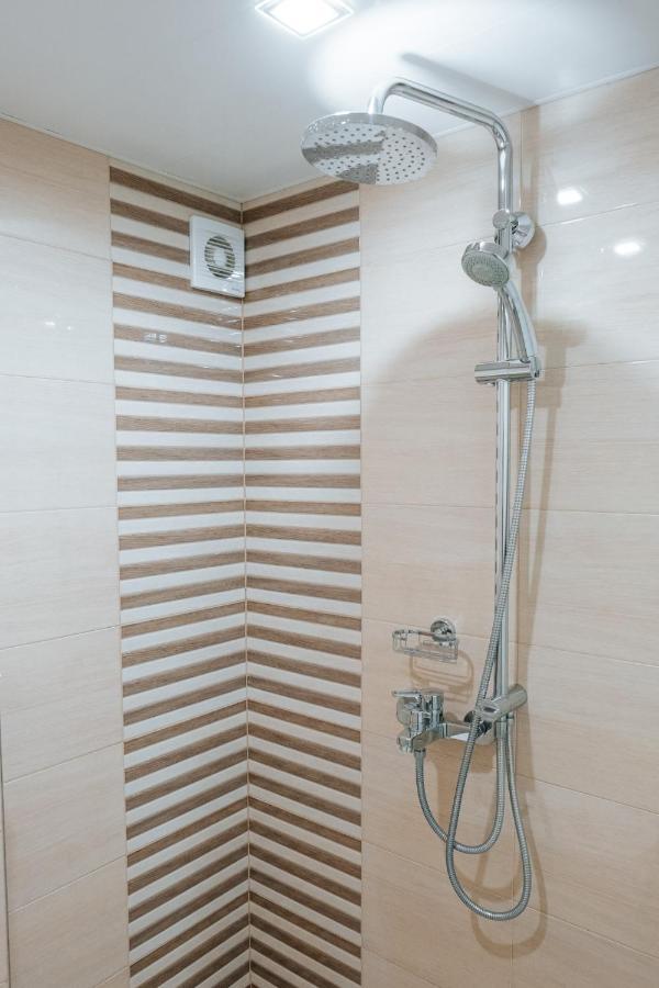 Hotel Tundzha - Renovated! Yambol Bagian luar foto