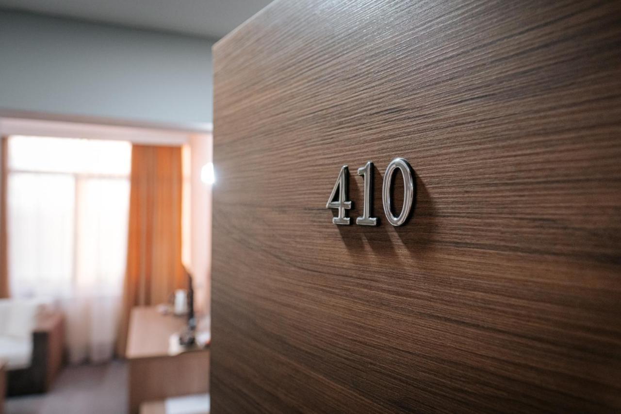 Hotel Tundzha - Renovated! Yambol Bagian luar foto