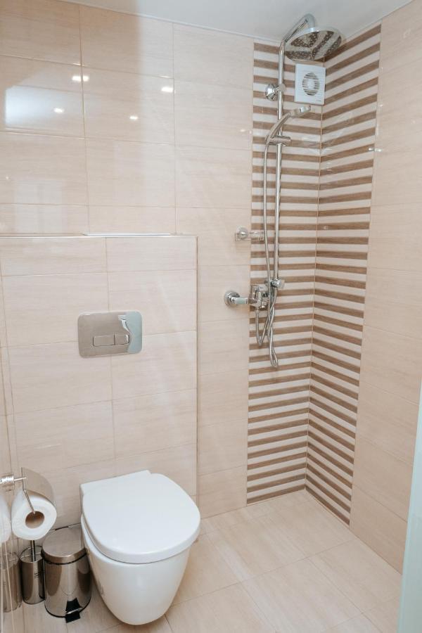 Hotel Tundzha - Renovated! Yambol Bagian luar foto